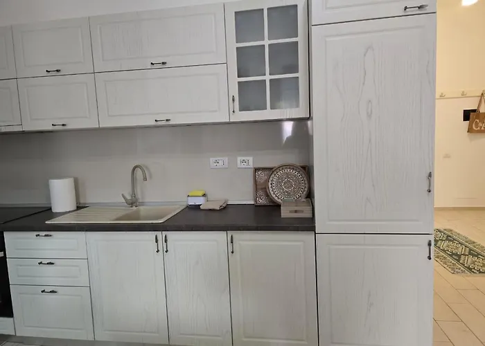 Rona Lägenhet Tirana